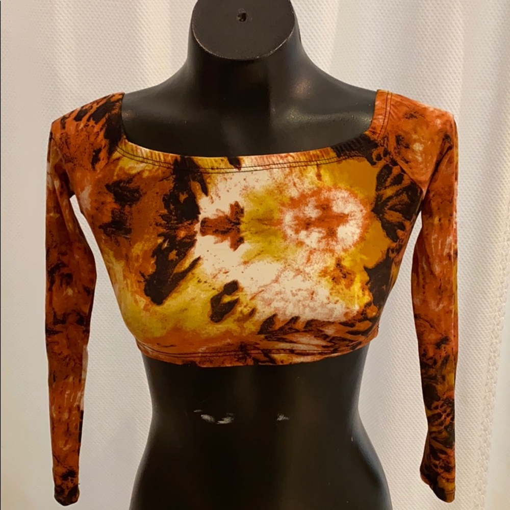 Long sleeve crop top
